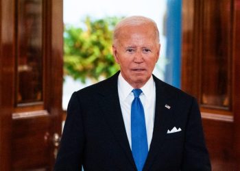 Biden faces growing political crisis over response to debate performance